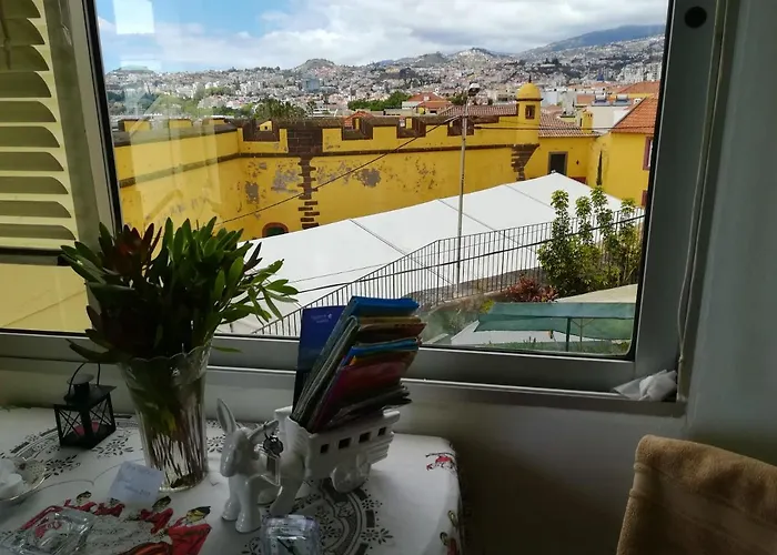 Cosy In Funchal, Sea And Mountain Views, 35 M² * Funchal (Madeira)