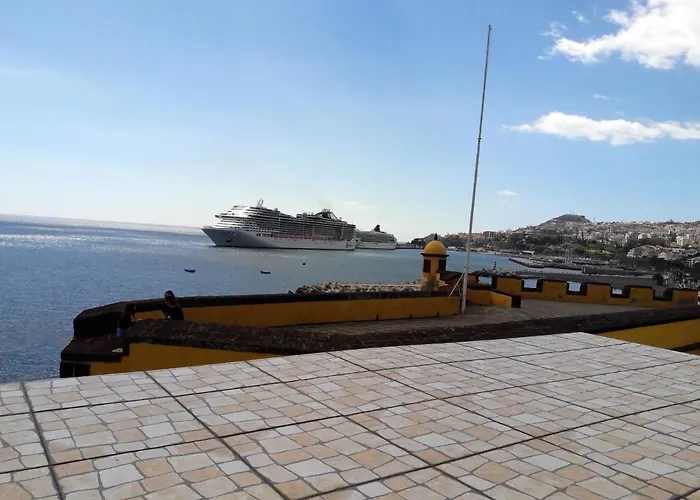 Appartement Cosy In Funchal, Sea And Mountain Views, 35 M² *