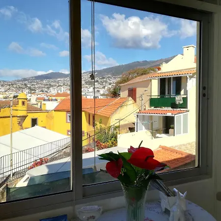 Cosy In Funchal, Sea And Mountain Views, 35 M² * Funchal (Madeira)
