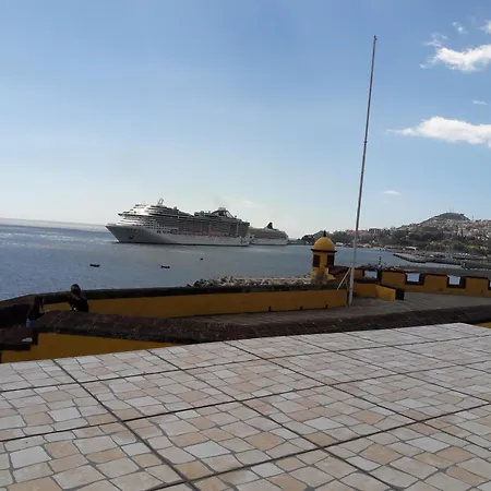 Cosy In Funchal, Sea And Mountain Views, 35 M² *