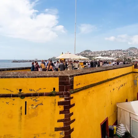 Cosy In Funchal, Sea And Mountain Views, 35 M² * Funchal (Madeira)