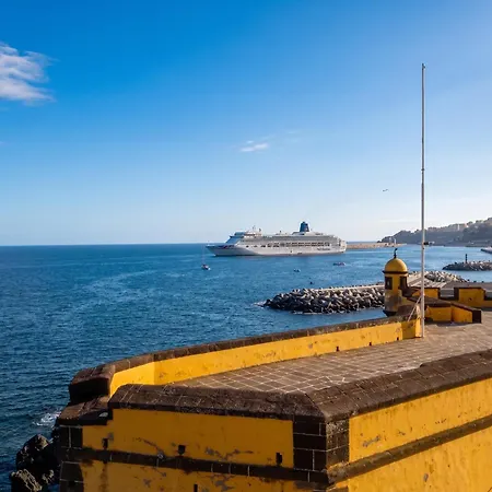 Cosy In Funchal, Sea And Mountain Views, 35 M² *