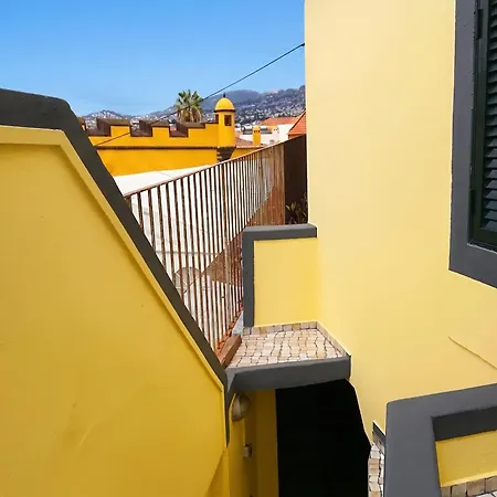 Cosy In Funchal, Sea And Mountain Views, 35 M² * Funchal (Madeira)