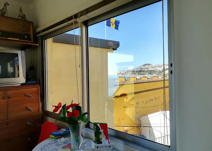 Cosy In Funchal, Sea And Mountain Views, 35 M²