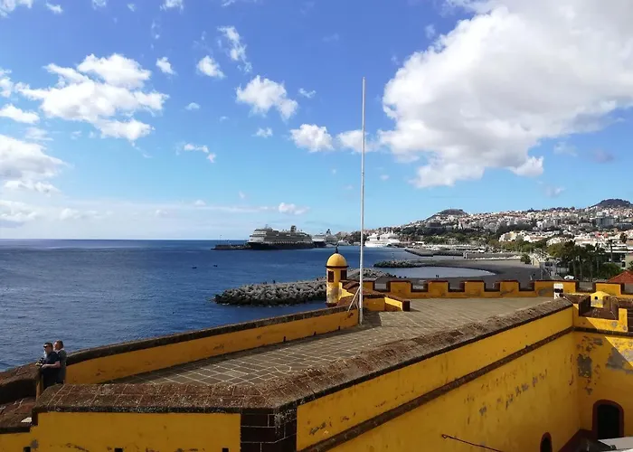 Cosy In Funchal, Sea And Mountain Views, 35 M² Apartamento *