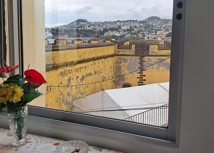 Cosy In Funchal, Sea And Mountain Views, 35 M² Apartamento