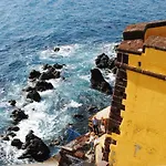 Апартаменты Cosy In Funchal, Sea And Mountain Views, 35 M² Фуншал
