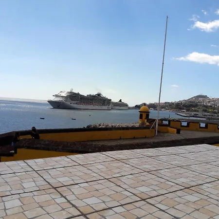 아파트 Cosy In Funchal, Sea And Mountain Views, 35 M² *