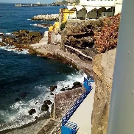 Cosy In Funchal, Sea And Mountain Views, 35 M² * 푼샬